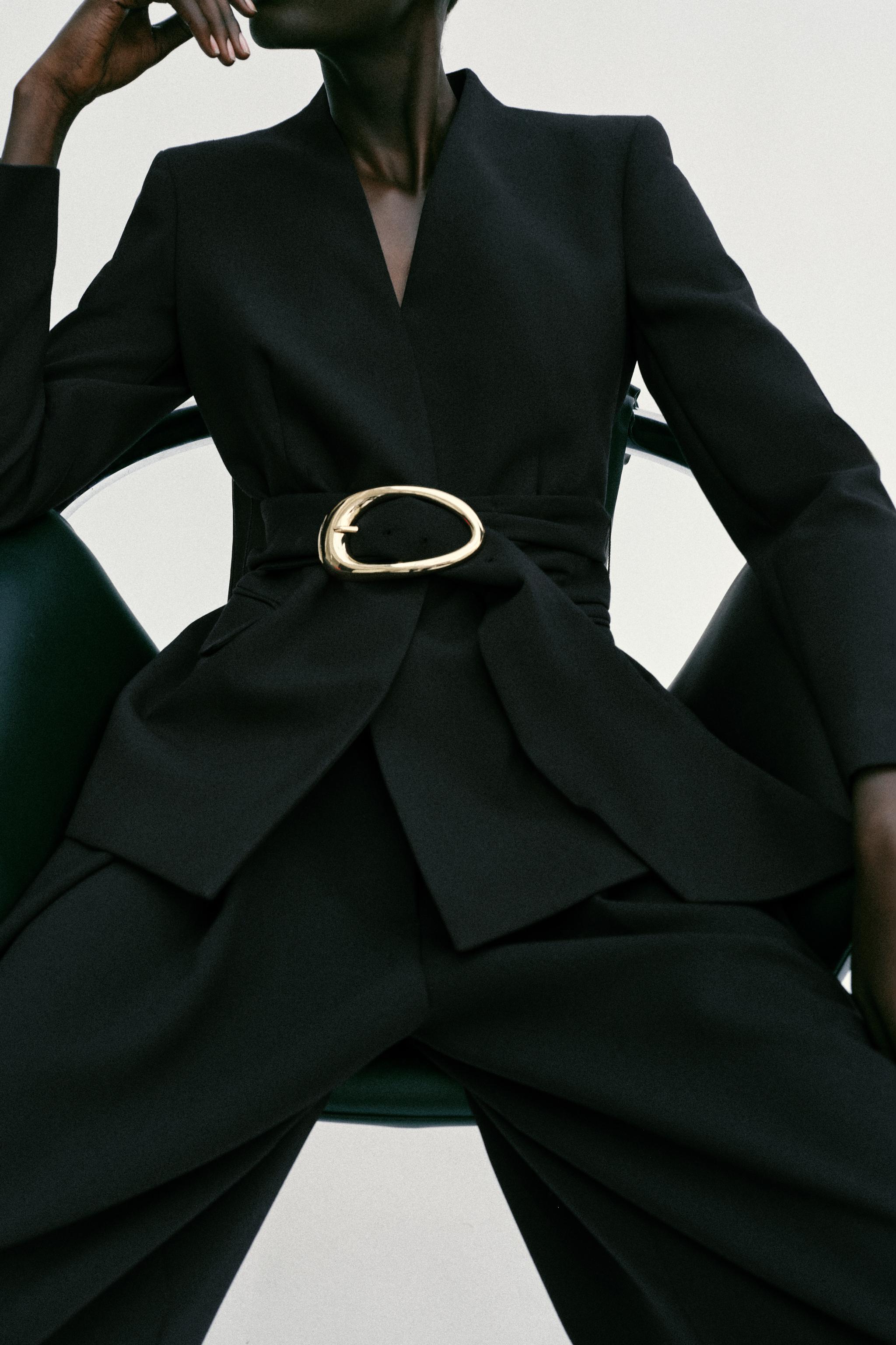 GOLD BUCKLE BELTED BLAZER SET